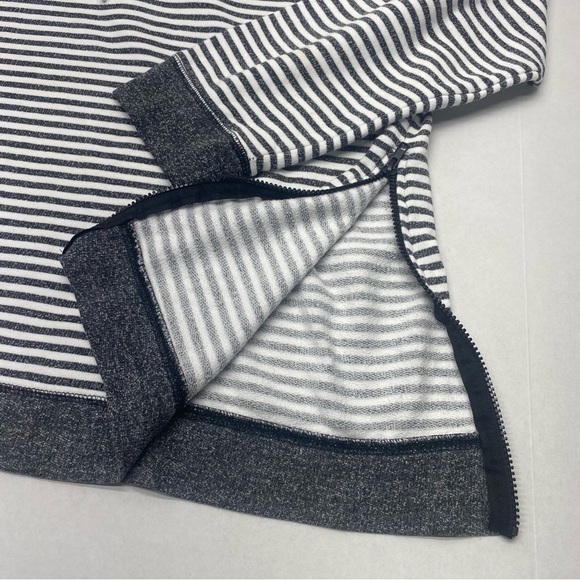 Bobbie Brooks Women’s Gray and White Striped V-Neck Hooded Sweatshirt 3X - Picture 5 of 14